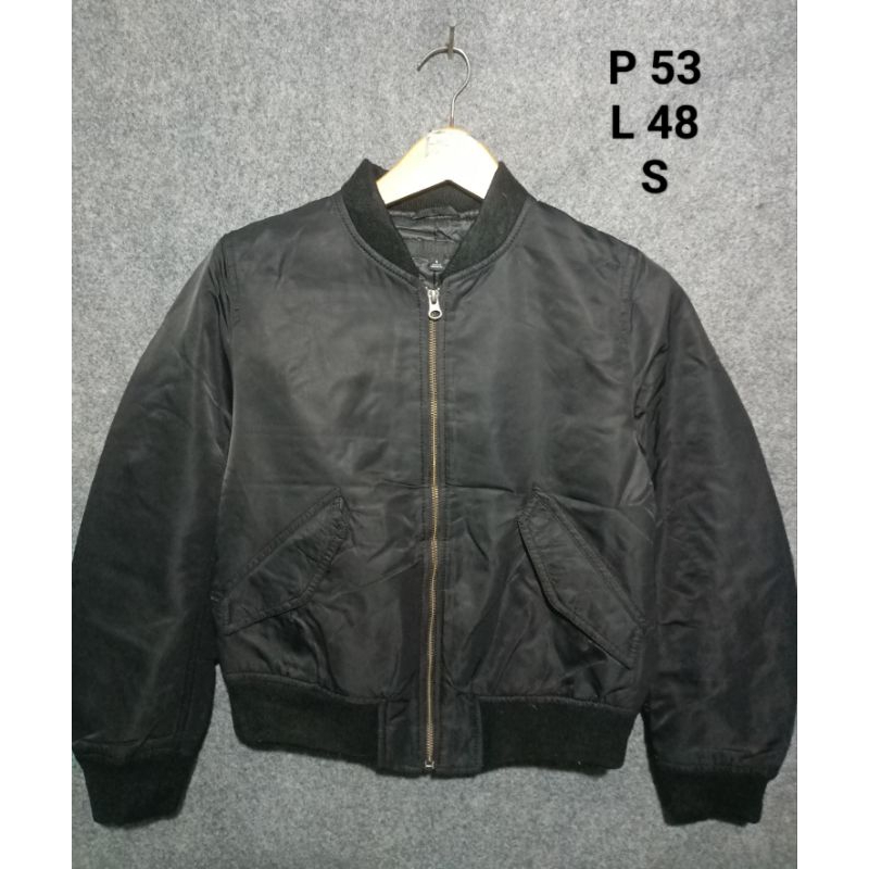 jaket bomber UNIQLO