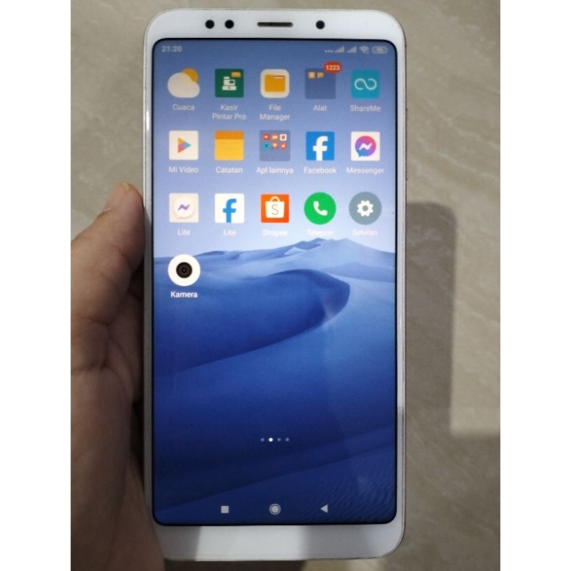 hp seken redmi 5plus masih bagus dan mulus, RAM4GB/MEMORY PHONE 64GN
