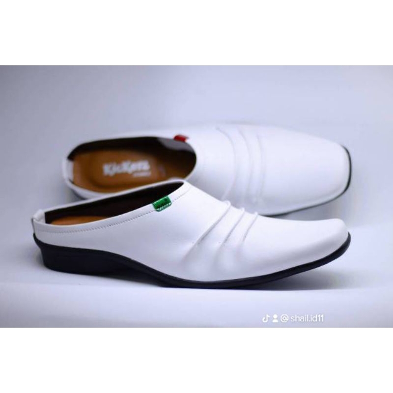 Sandal Sepatu Pria Kasual Hitam Putih Santai Kerja