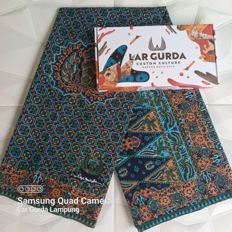 Sarung batik Lar Gurda seri granitan