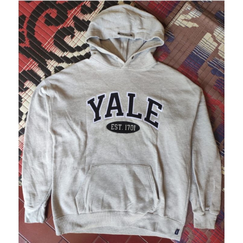 hoodie yale