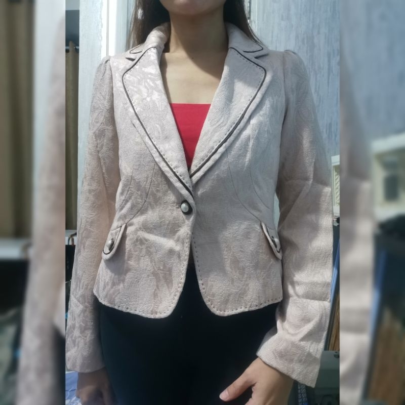 PRELOVED BLAZER BABY PINK MOTIF BUNGA