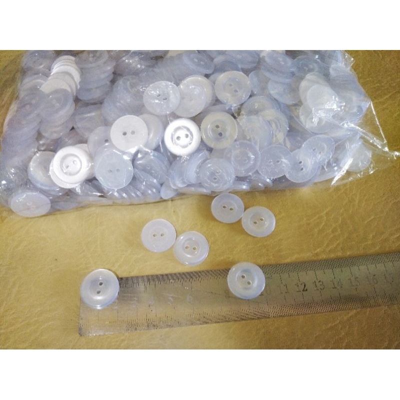 KANCING plastik bening 6 pcs untuk baju kemeja