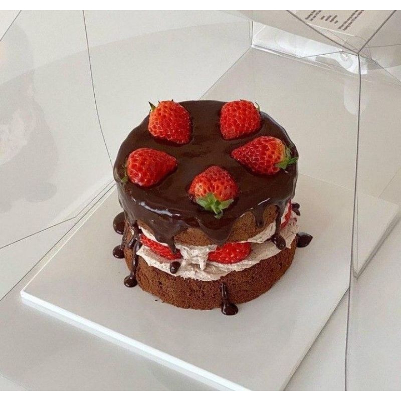 

FRUIT CAKE STRAWBERRY