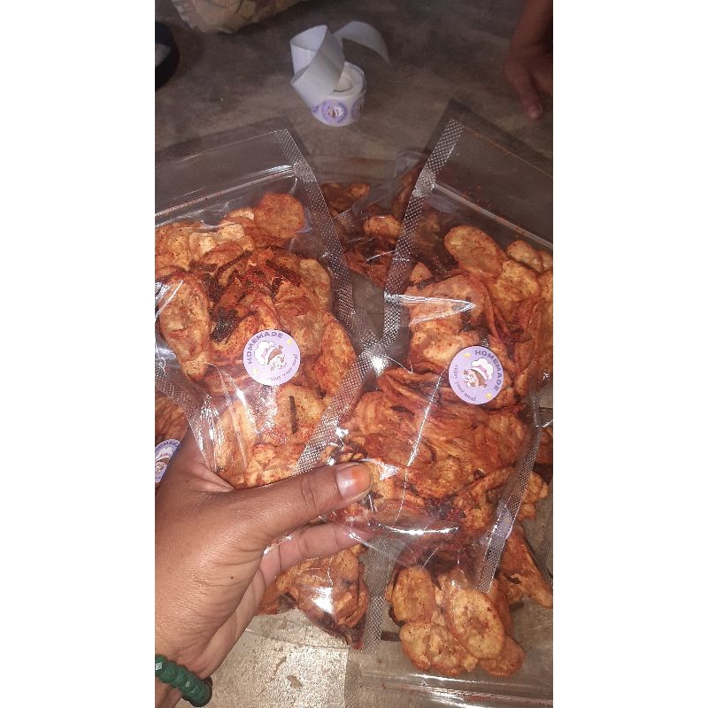 

Kripik Pisang Pedas Daun Jeruk & Original