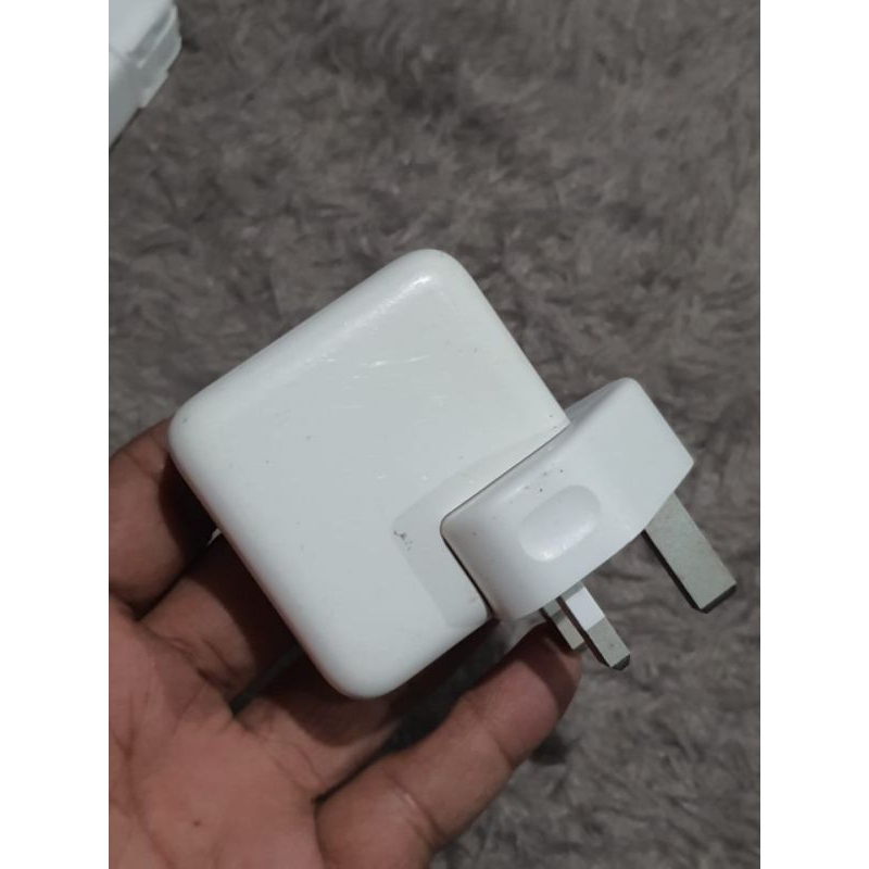 batok charger 30 Watt iPad pro ori bawaan/cabutan