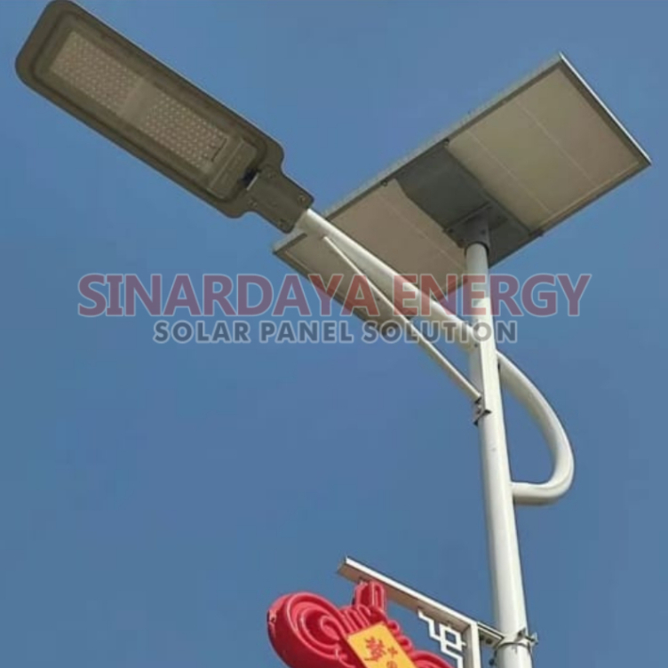 Lampu PJU Tenaga Surya Two In One Include Panel 80watt Blue Sky Murah