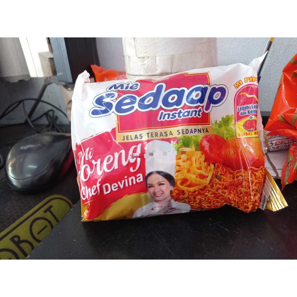 

(CHEF DEVINA) SEDAAP MIE INSTANT MI GORENG PIPIH ALA CHEF DEVINA 93 GR SEDAP