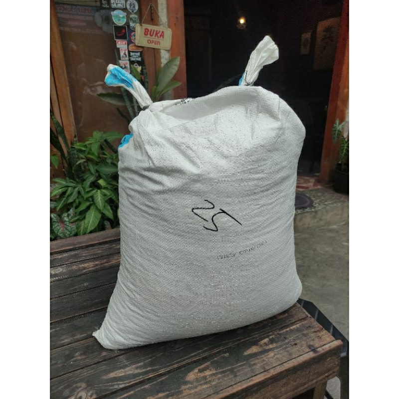 

Green bean Robusta Puncak Jahim Priangan ukuran 25 kg