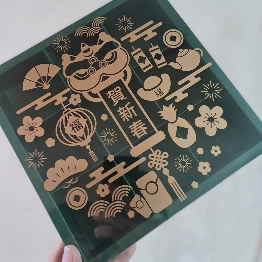 

10 pcs box mika imlek kemasan cookies sekat 9 ukuran 7x7x4cm warna hijau tua cny