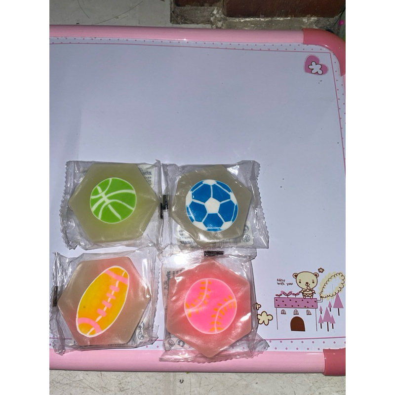 

penghapus (4pcs)