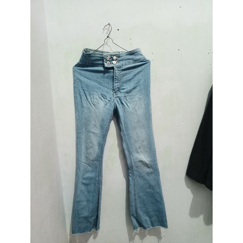 PRELOVED_ JEANS CUT BRAY