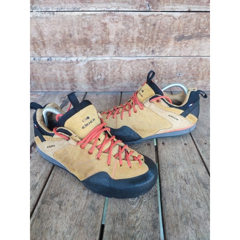 Sepatu Outdoor second Eider size 41