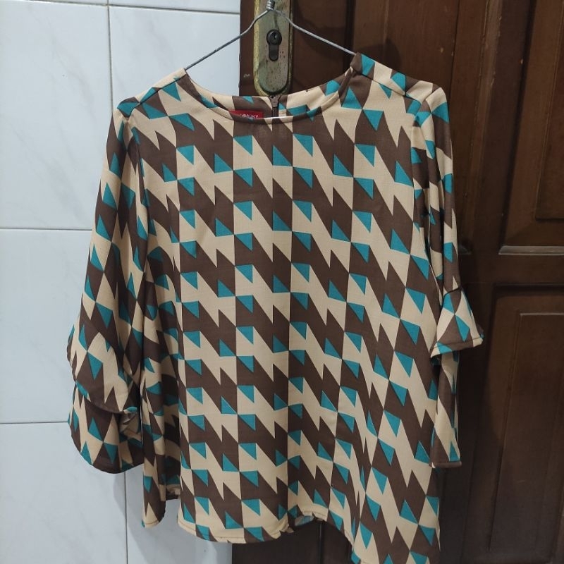 [PRELOVED] Diagonal Blouse Jeva Tunik Dauky - Size M