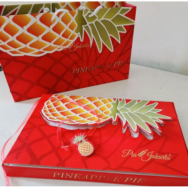 

Pia Just In Jakarta, Pia Nanas Premium Isi 15 Pcs Tanpa Bahan Pengawet - Oleh2 Just in Jakarta