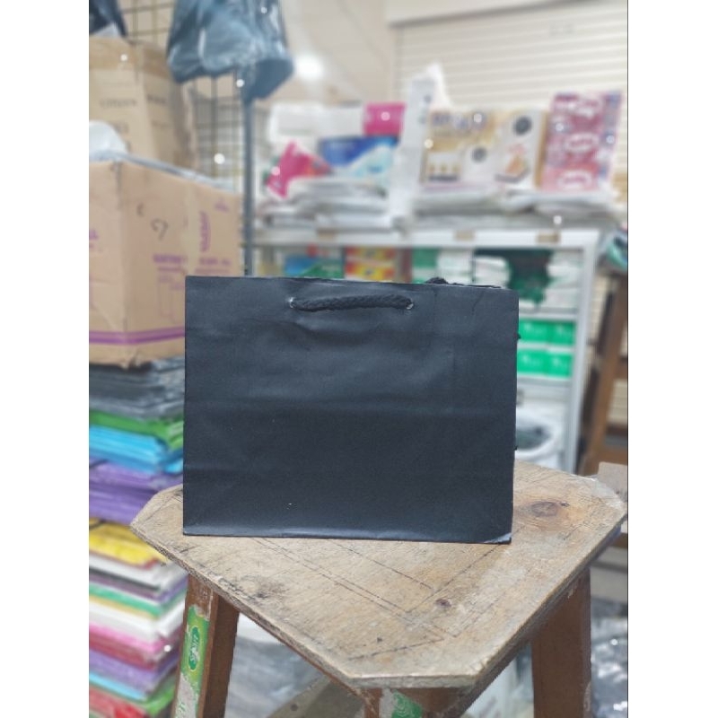 

Paper Bag Polos hitam uk 23X18X9 cm