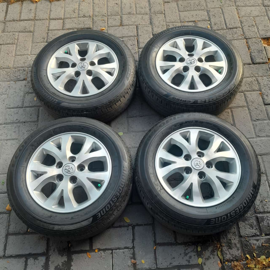 VELG MOBIL ORI STD INNOVA RING 15 LEBAR 5,5 PCD 5X114 ET40 + BAN BRIDGESTONE 205/65R15