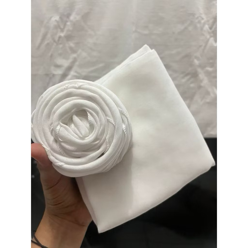 Paris Jadul Varisha Hijab Segiempat Paris Jadul warna putih bersih •Putih•