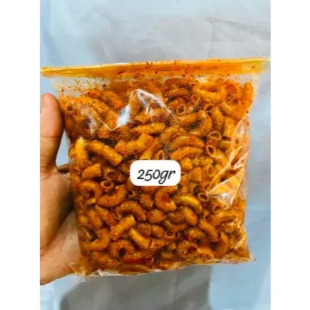 

MAKARONI CIKRUH KRIUK EXTRA DAUN JERUK ISI 250 GRAM - BY CEMILAN ASIIKK