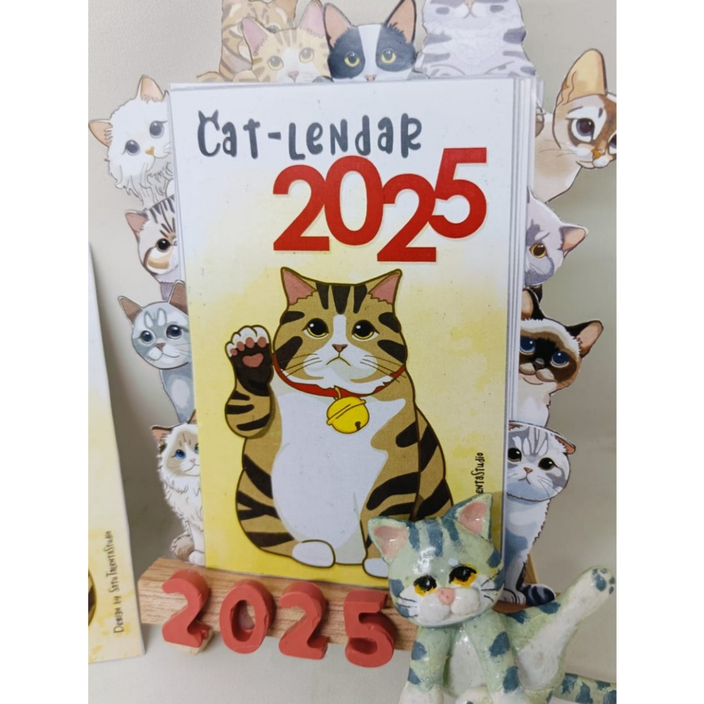 

Kalender Meja Kucing Lucu 2025 | Kalender unik lucu 2025 | Kalender meja 2025 (Dengan hiasan Clay)