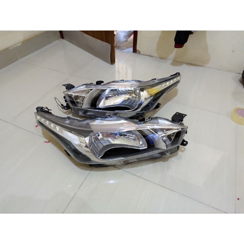 Headlamp toyota yaris 2014 2015 2016 original
