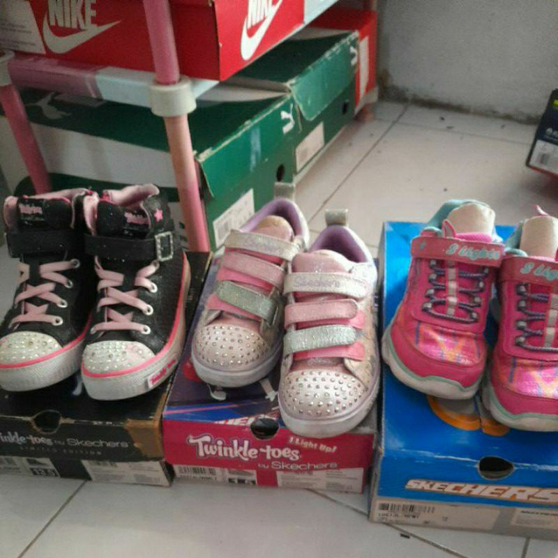 PRELOVED SKECHERS ORIGINAL KIDS SNEAKERS