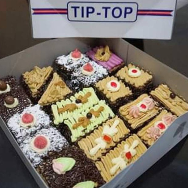 

Model Unik Cake Mini Tip Top Restaurant Kesawan Medan