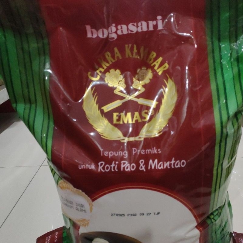 

Bogasari Tepung Cakra Kembar Emas Roti Pao & Mantao Kemasan 5kg