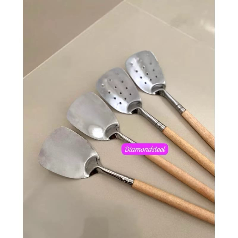 Spatula Gagang Kayu / Sotil Sutil Gagang Kayu