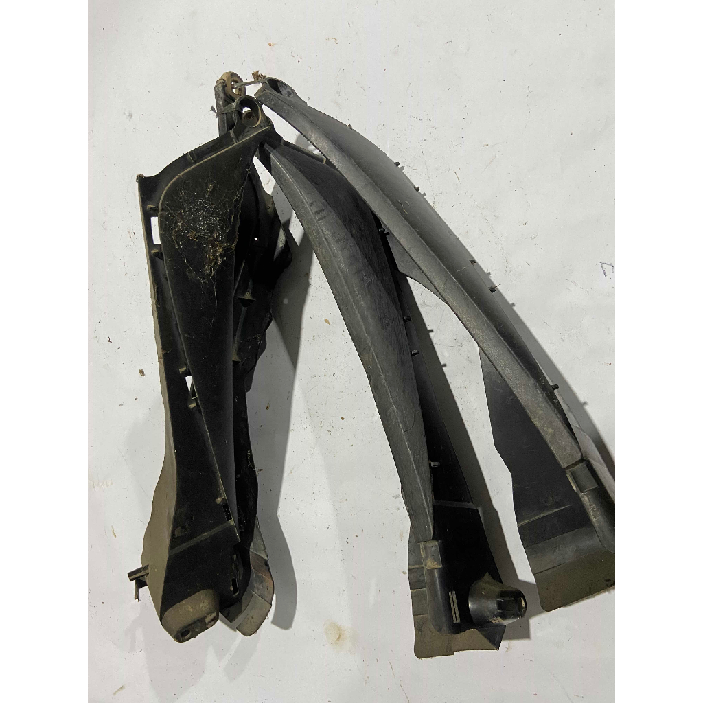Cover Sayap Dalam,Sambungan Sayap Honda Supra X125 Batman ORI BEKAS