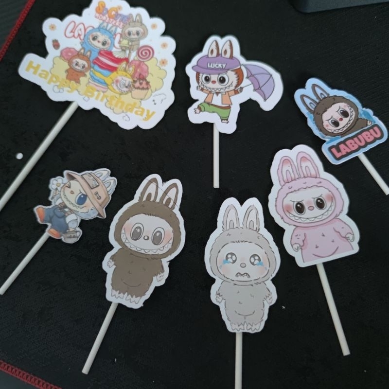 

TOPPER LABUBU / Nusa dan Rara / Spiderman / Boboiboy / Luar Angkasa Karakter / Cartoon / Animasi SET CETAK CUSTOM KUE ULANG TAHUN DESAIN HAMPER MOTIF KARTUN Water Resistance Paper Topper Dekorasi Kue Jelly Makanan