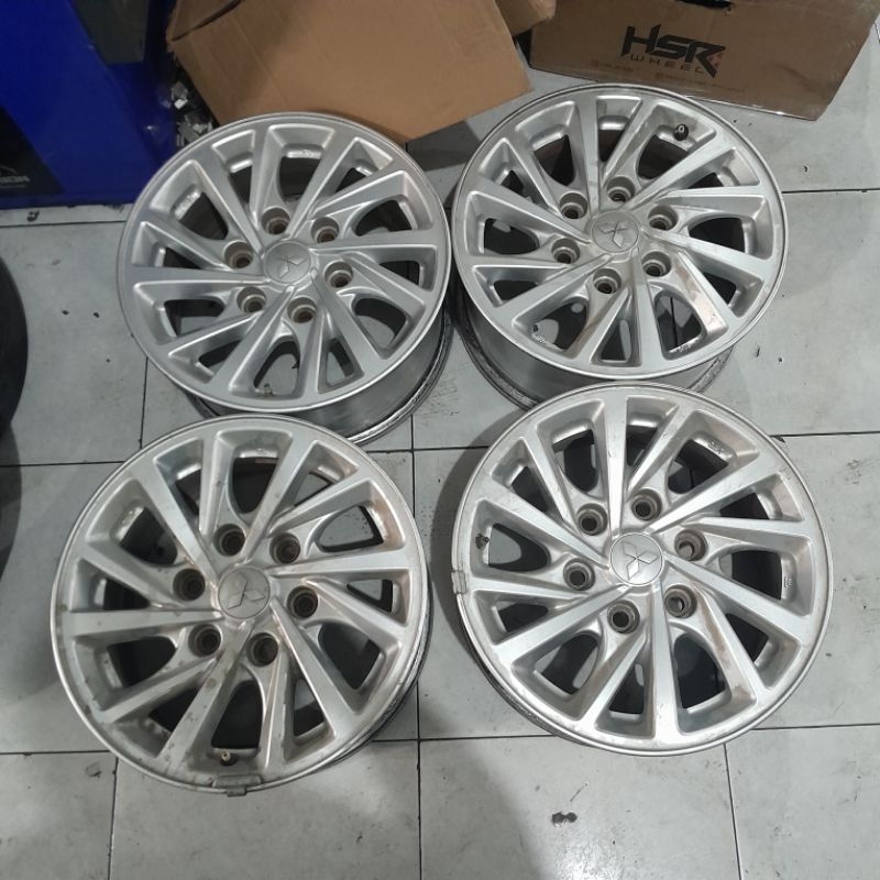 Velg Mobil Pajero Ring 16 R16