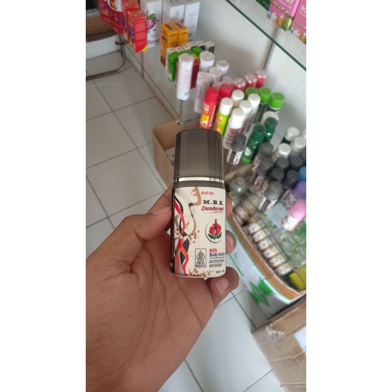 

MBK ROLL ON DEODORAN MEN BODY ACTION ANTIPERSPIRANT ANTIOXIDANT 40 ML