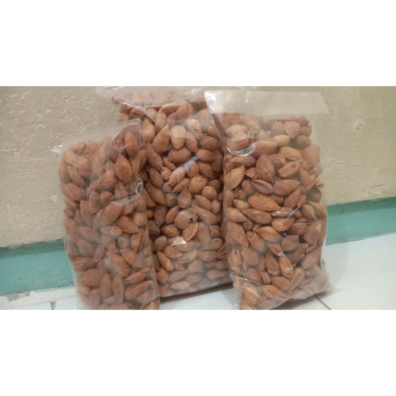

Kacang Almond Roasted