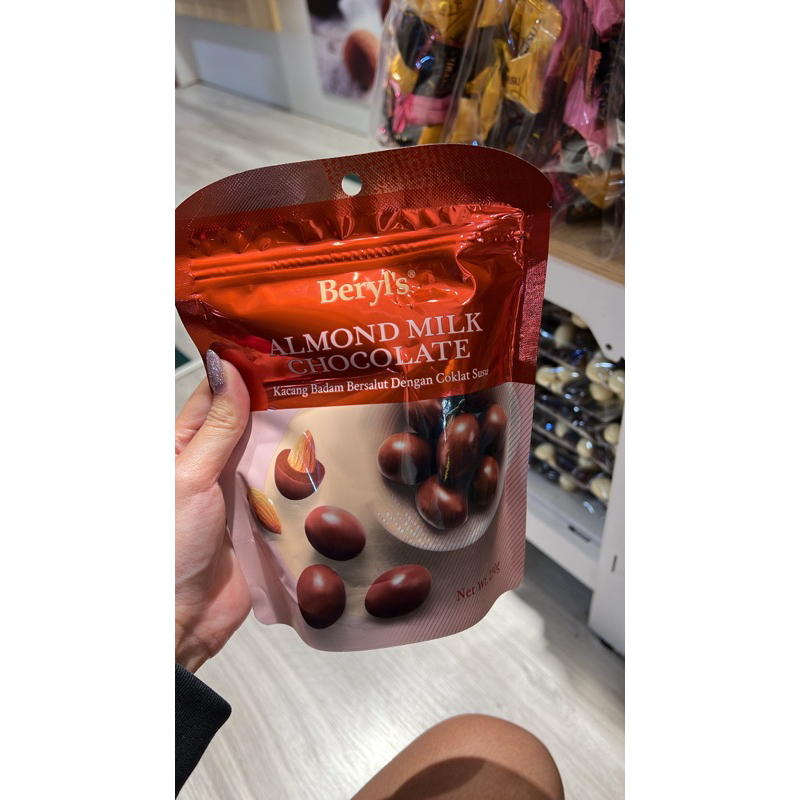 

BERYL’S • ALMOND MILK CHOCOLATE