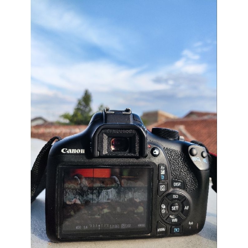 Canon 1300D Wifi lensa tele 70-300