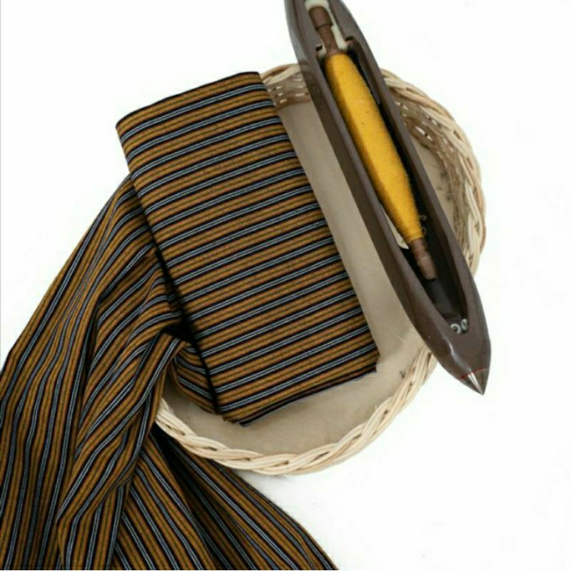 Kain Lurik Tenun Kuning / Kain Lurik Kuning Kunyit / Bahan Baju Adat Jawa