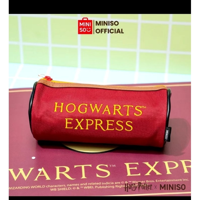 

JUAL READY MINISO X HARRY POTTER PLATFORM HOGWARTS EXPRESS