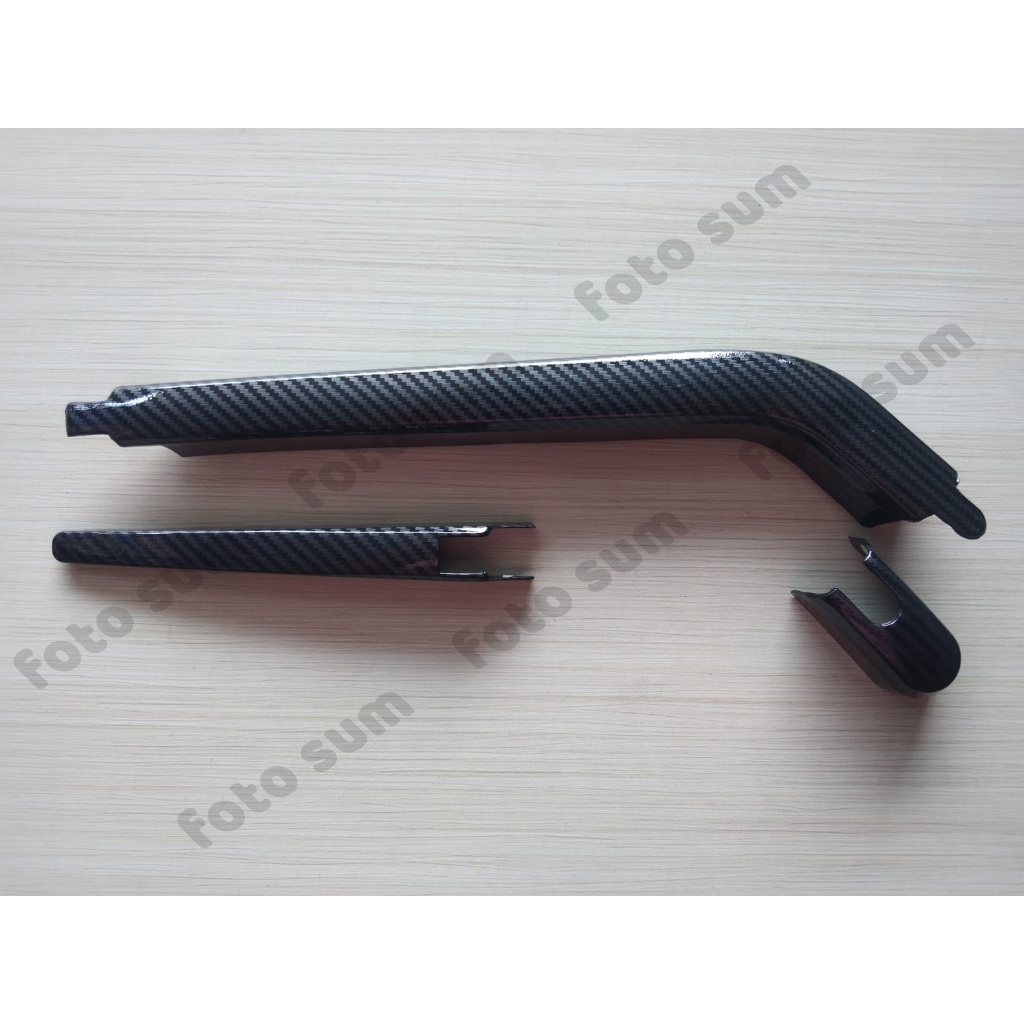 Cover wiper belakang carbon mobil yaris 2007 sampai 2011