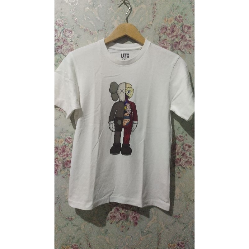 preloved KAWS X UNIQLO