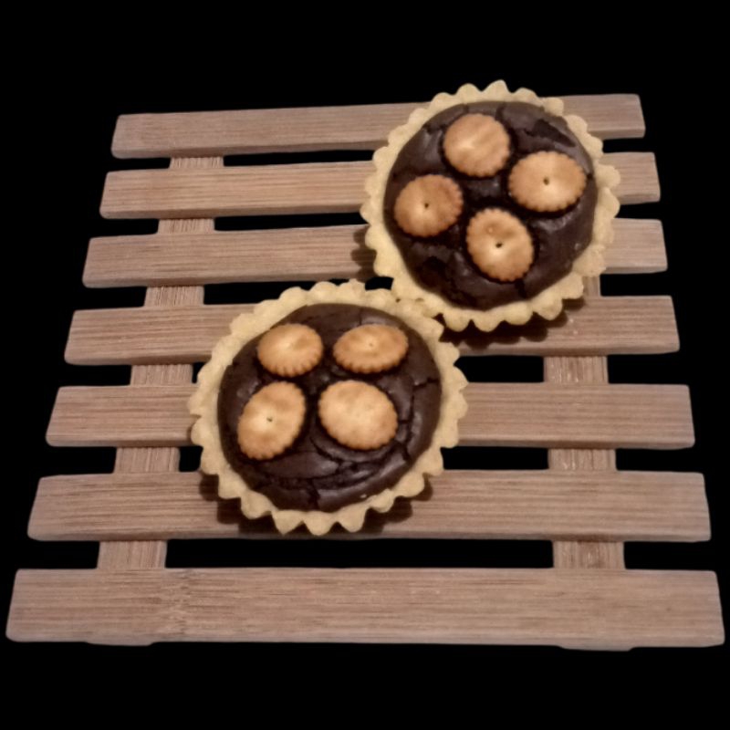 

Oleh oleh Jombang pie brownies topping roasted corn