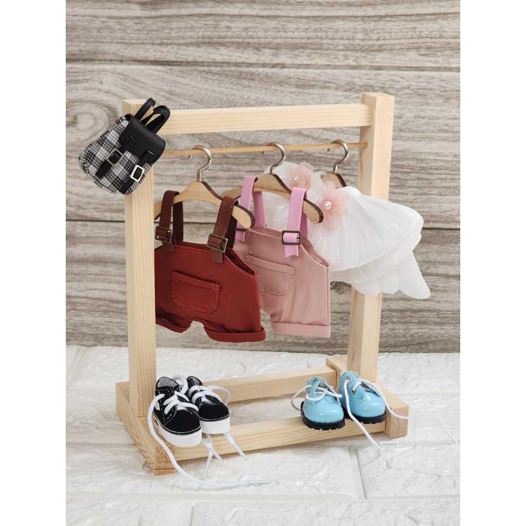 Hanger Kayu Cantelan Baju Boneka Labubu Gantungan Baju Miniatur Baju Boneka Labubu Cantelan Kayu Baj