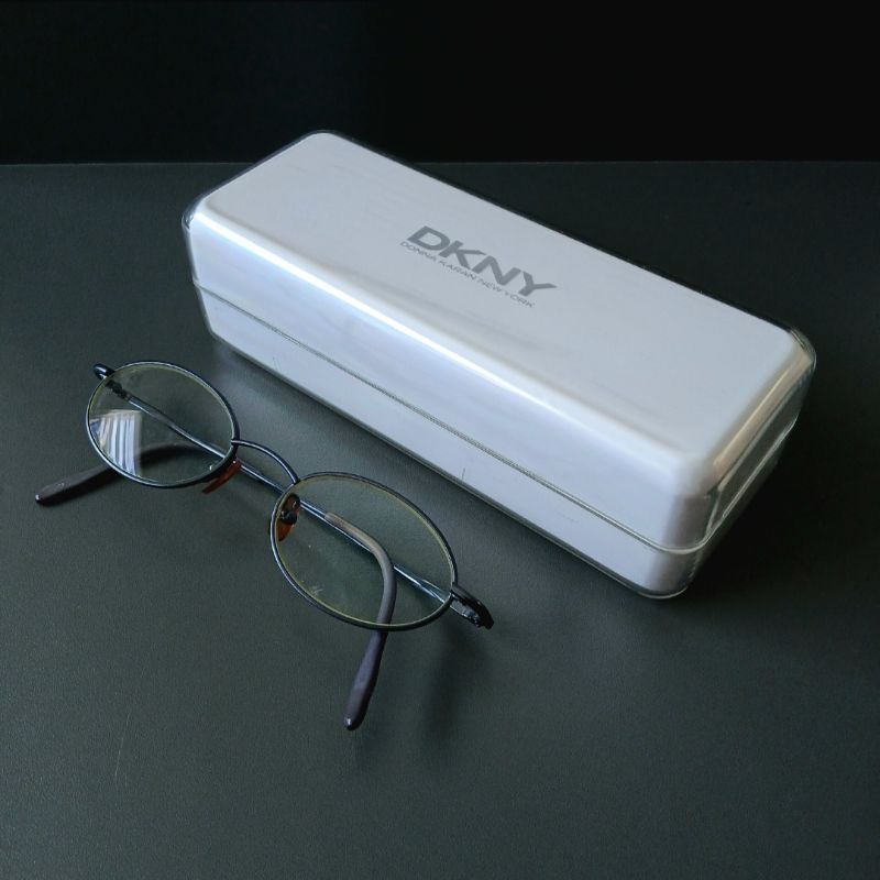 kacamata wanita Donna Karan