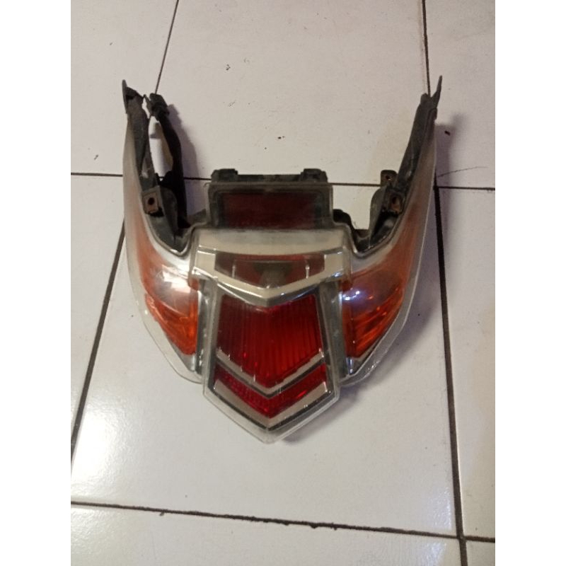 lampu belakang Xeon karbu