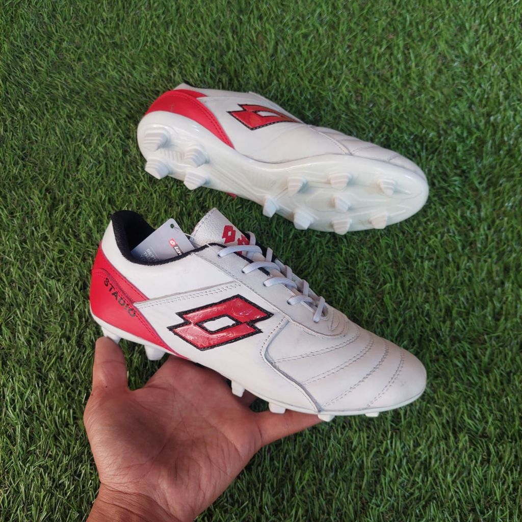 Sepatu bola anak KULIT