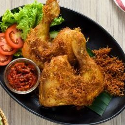 

Ayam Goreng siap saji harga ekonomi 1 paket isi 2 potong