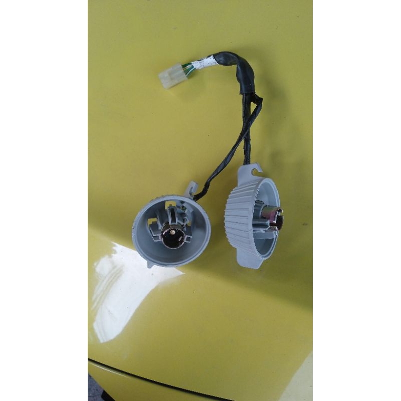 soket fitting lampu belakang (stop lem) Toyota Soluna th 1999_2003