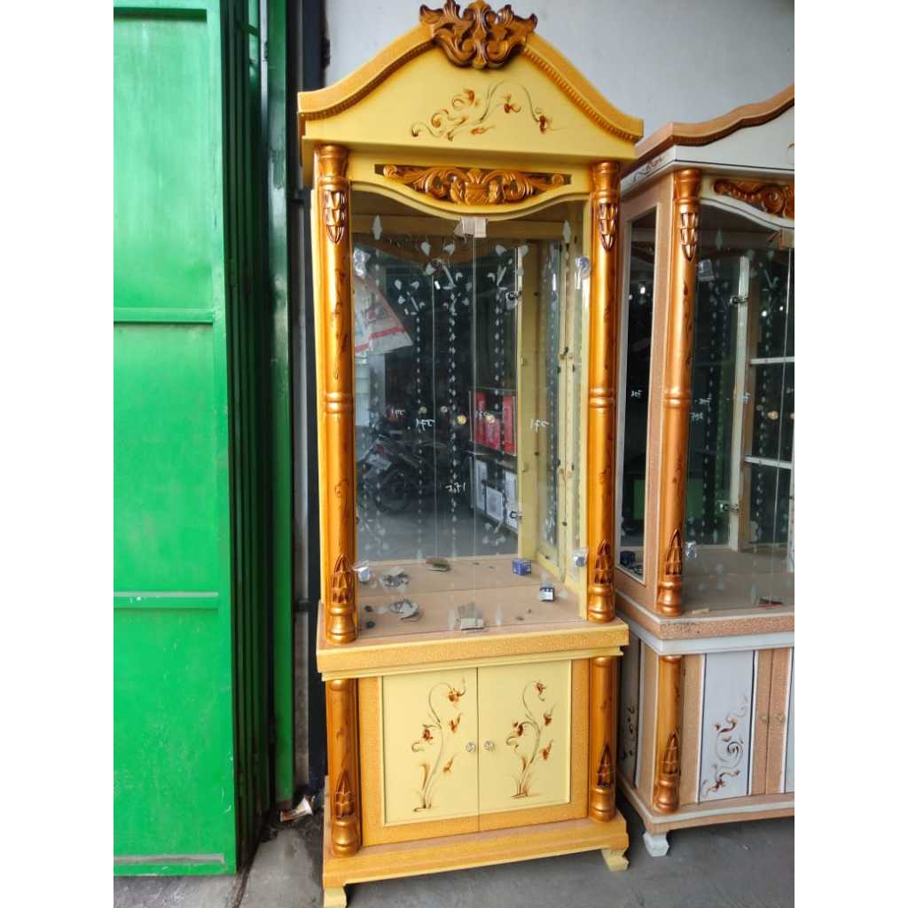 Bufet Pajangan Crystal Kristal Wush / Pajangan Tv Kaca / Lemari Tv Kristal 2 Pintu