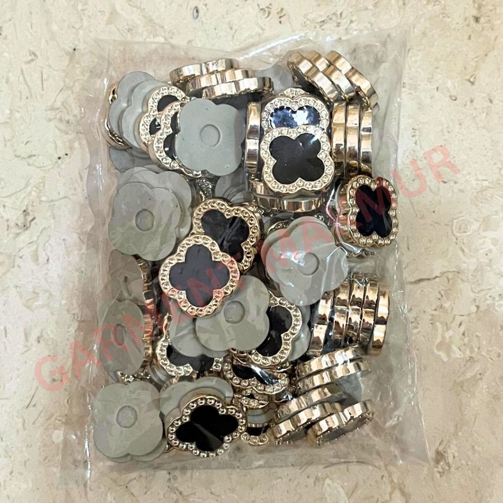 Hiasan Baju Tempel Motif Clover Warna Hitam Putih | Patch Baju Tipe Daun Semanggi Aksesoris Baju Bla