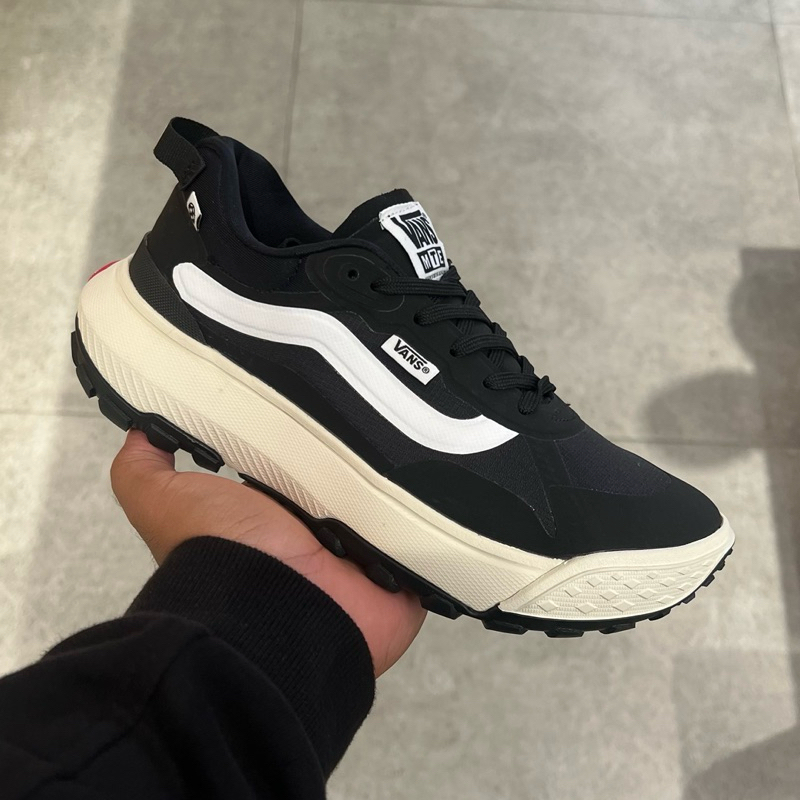 VANS MTE CROSSPATH BLACK WHITE